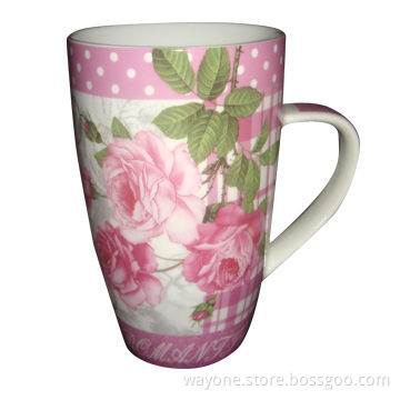 Mug with 16oz Capacity, Made of Porcelain in Red Rose Design, Suitable for Drinking Beer